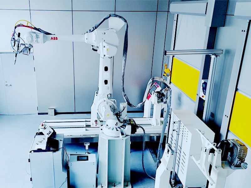 Automatic welding robot